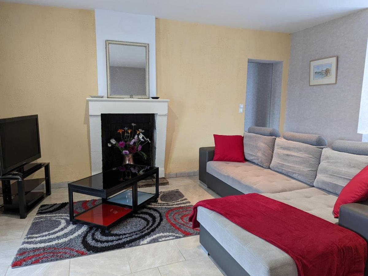 Gite Charmant Au Coeur D'Un Chateau Historique Avec Parc, Proche De Cognac, Ideal Famille Et Nature - Fr-1-653-167 Cherves-de-Cognac Exteriör bild