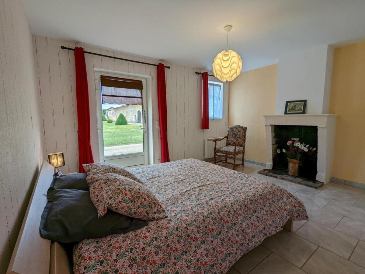 Gite Charmant Au Coeur D'Un Chateau Historique Avec Parc, Proche De Cognac, Ideal Famille Et Nature - Fr-1-653-167 Cherves-de-Cognac Exteriör bild